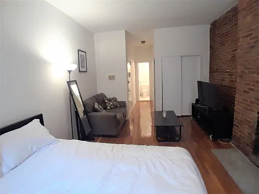 Rented by Abode Residential LLC | media 9