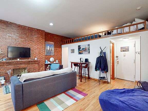 3rd image of 34 W 73rd St APT 4b