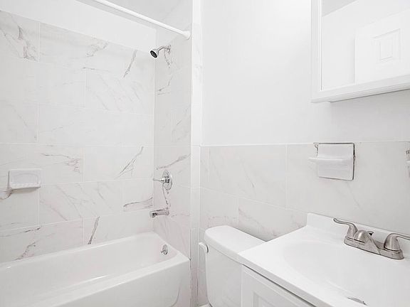 3rd image of 162 E 88th St #3C