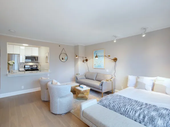 150 East 34th Street image 7 of 30