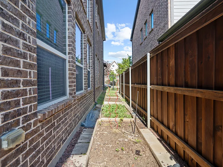 1016 Lone Ivory Trl — Photo 34