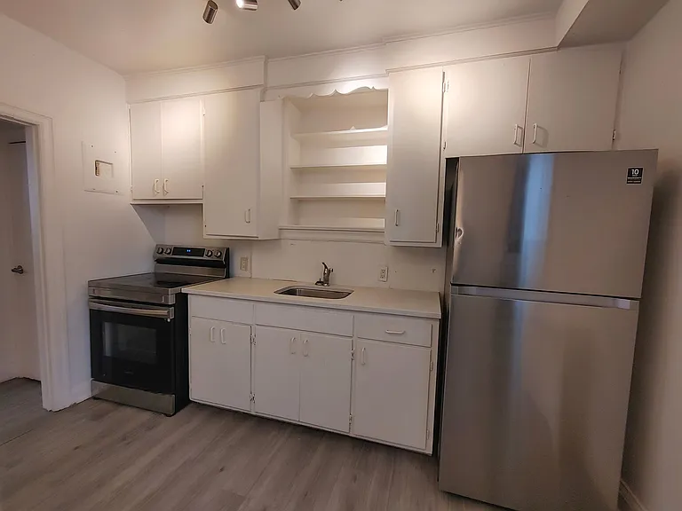 136 Weber St E #8 — Photo 11