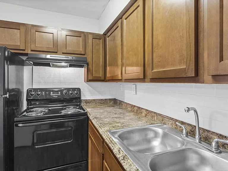 Upland Townhomes — Photo 6