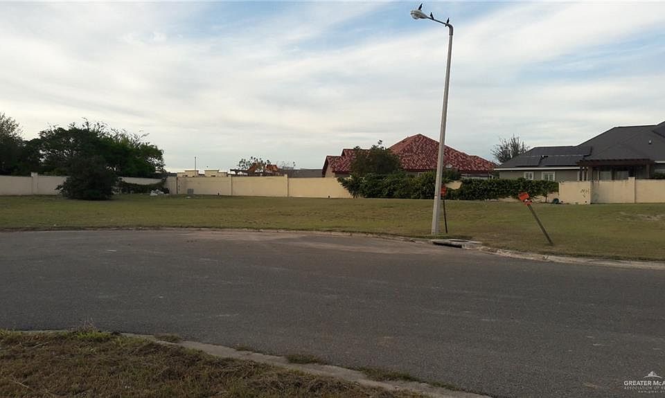 2nd image of 3000 S K Center St