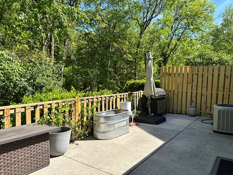 528 Farragut Commons Dr — Photo 21