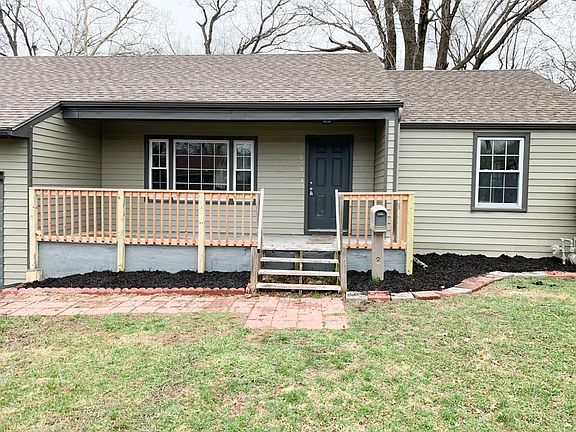 2nd image of 3625 Poplar Ave