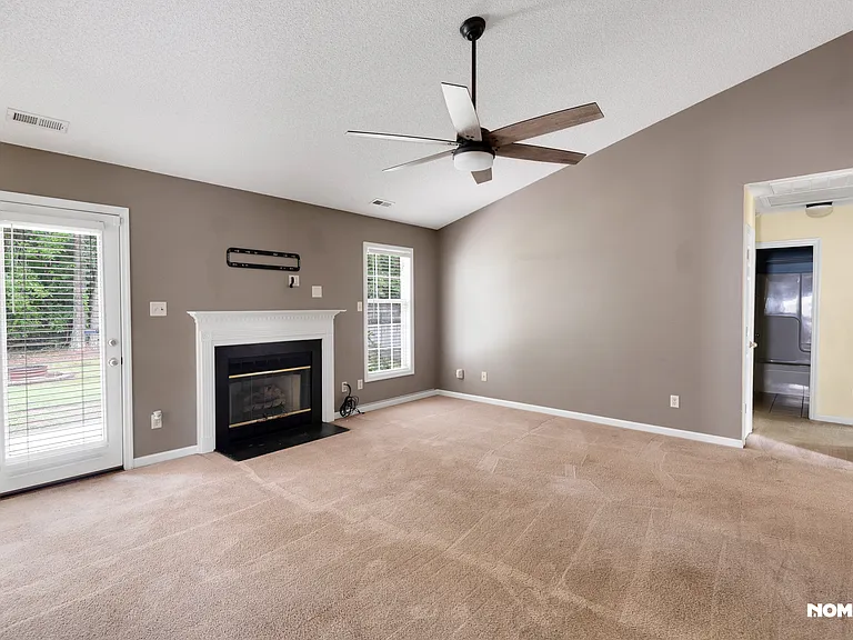 216 Stone Point Ln — Photo 10