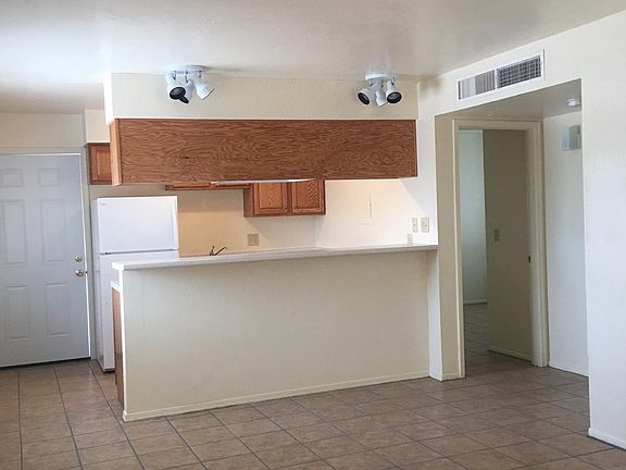 3rd image of 932 N Belvedere Ave APT 2
