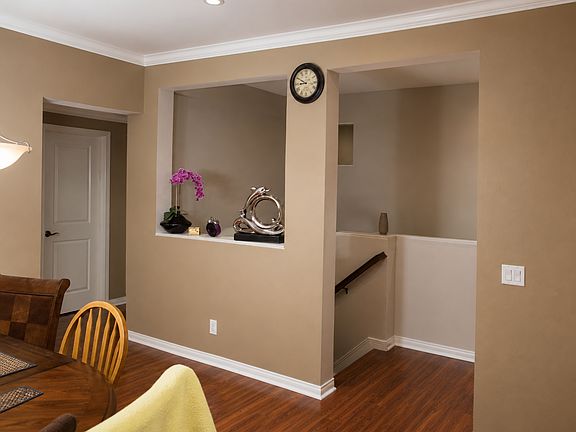 4th image of 6 Colonial Way #61