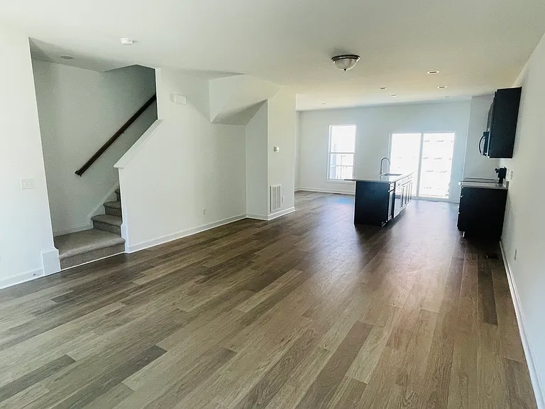 209 N Broad St — Photo 10