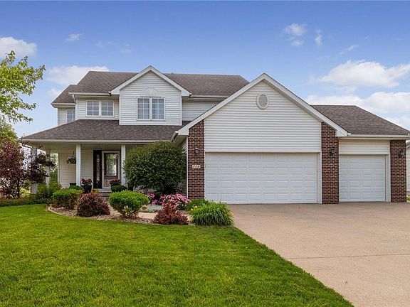 2nd image of 416 Oakwood Ct