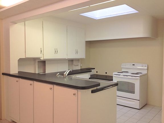 4th image of 525 Beech Ave