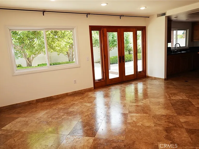 6232 Hesperia Ave — Photo 12