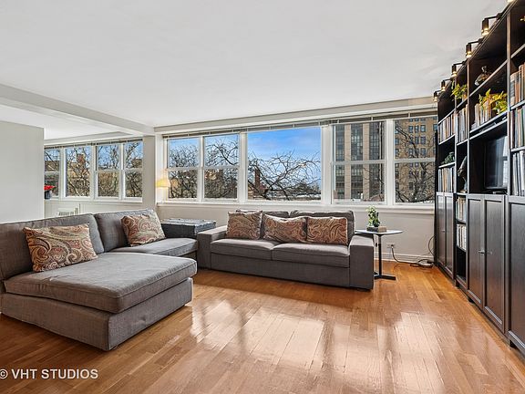 3rd image of 2300 N Commonwealth Ave APT 6L