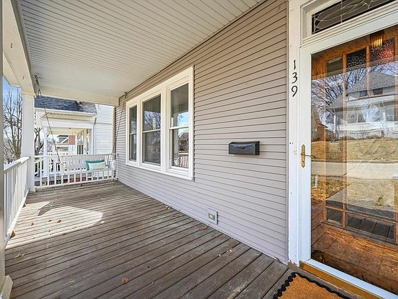 2nd image of 139 Nevada St