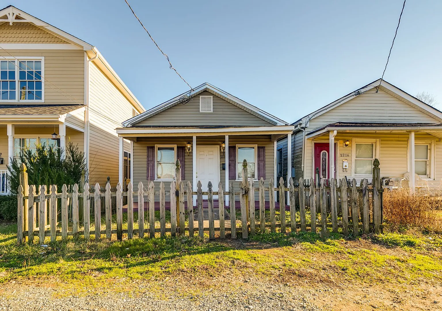 Cozy Three Bedroom Cottage in Manchester! — Photo 3