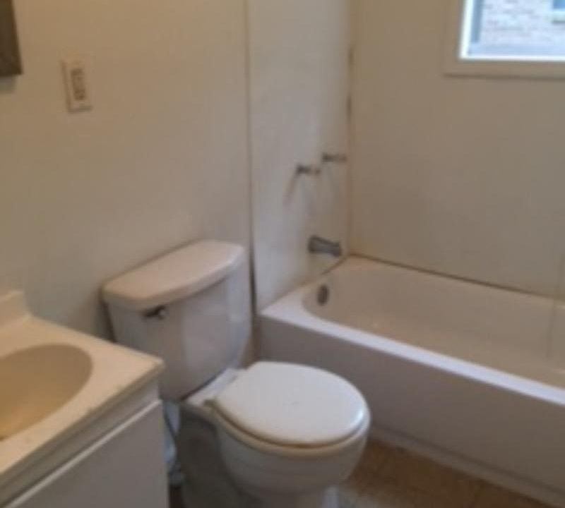 2nd image of 1542 Standridge St