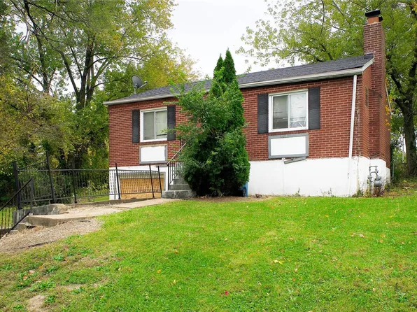 1911 Park Lane Ct, Saint Louis, MO 63136