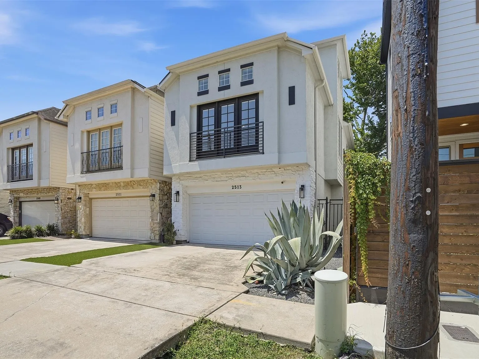3 bed, 2.0 bath, 1884 sqft, $3,000 — Photo 2