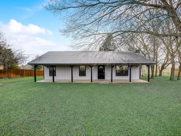 1303 Lovers Ln, Bastrop, TX 78602