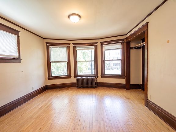 3rd image of 120 N Franklin St #2