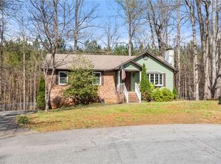 6005 Hunters Ridge Ct, Lexington, NC 27295
