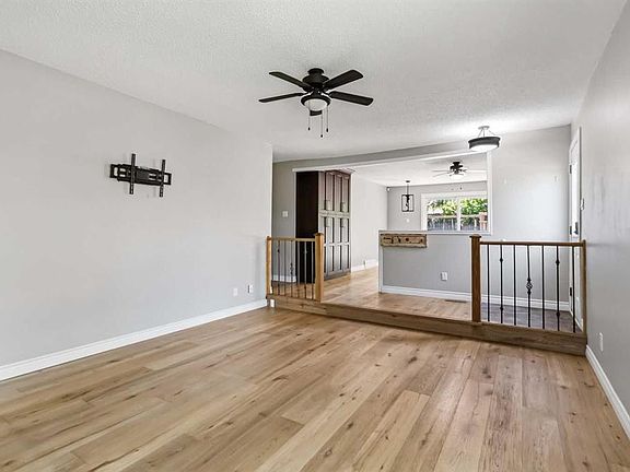 4th image of 303 N Cornwall Dr