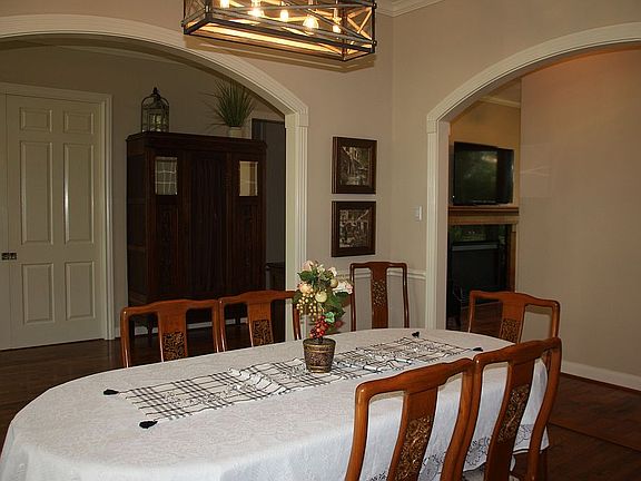 4th image of 3019 River Forest Dr