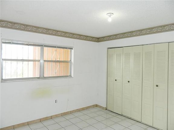 4th image of 1950 W 54th St APT 211