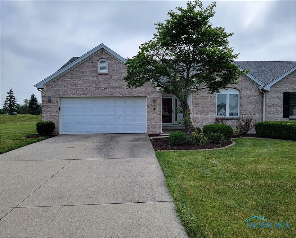 4515 Blackstone Dr E, Maumee, OH 43537 Zillow