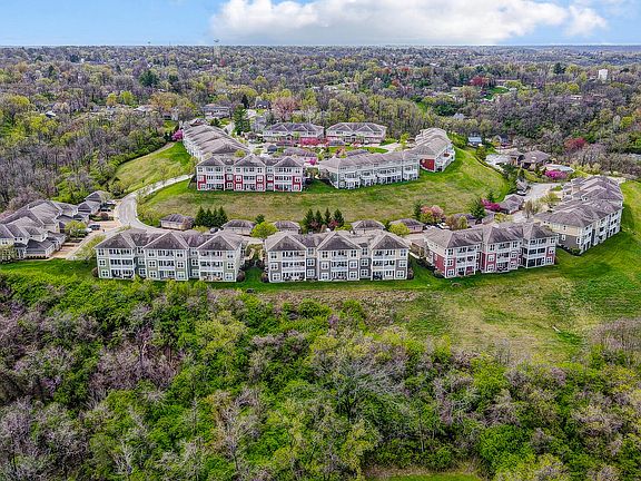 4th image of 400 Riverpointe Dr Unit 6