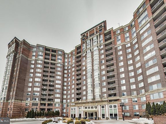 3rd image of 5809 Nicholson Ln APT 1205