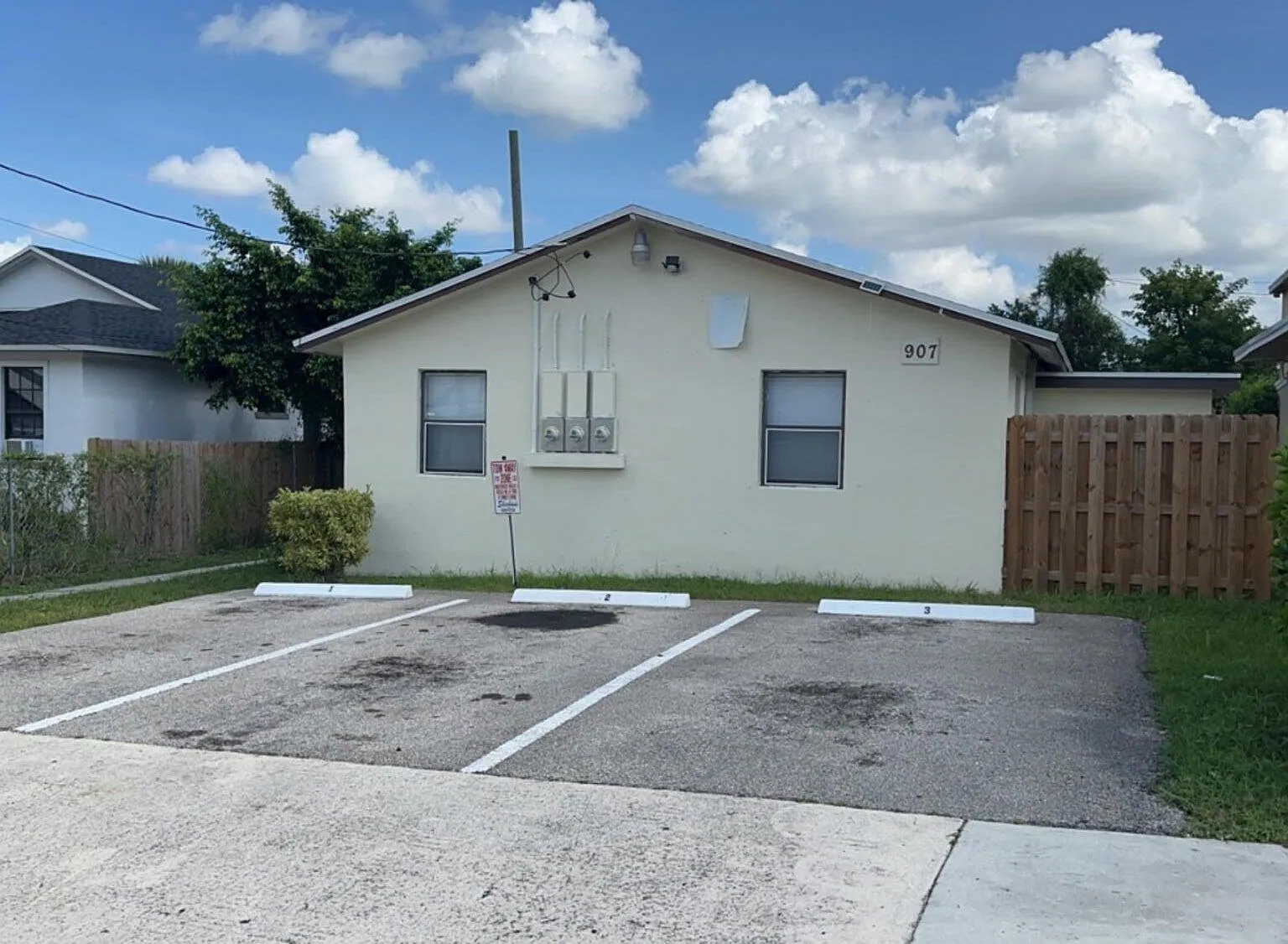 2 bed, 1.0 bath, 800 sqft, $1,750 — Photo 1