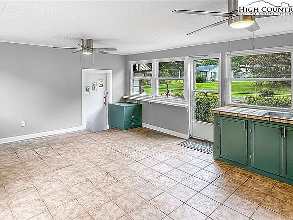 Sun Room / Laundry Room