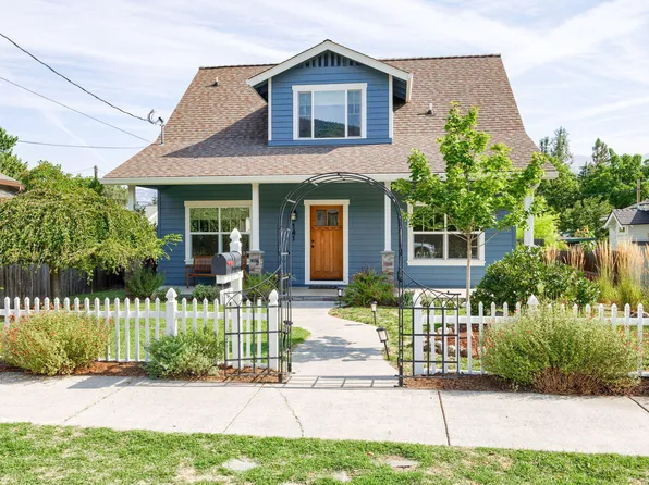141 Ohio St, Ashland, OR 97520