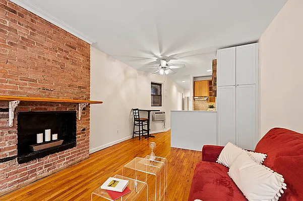 Sold by LG Fairmont Group | media 9