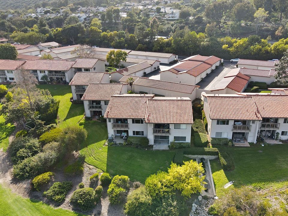 1st image of 31402 W Nine Dr