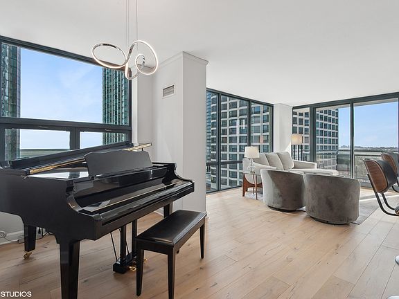 5th image of 201 N Westshore Dr APT 1102