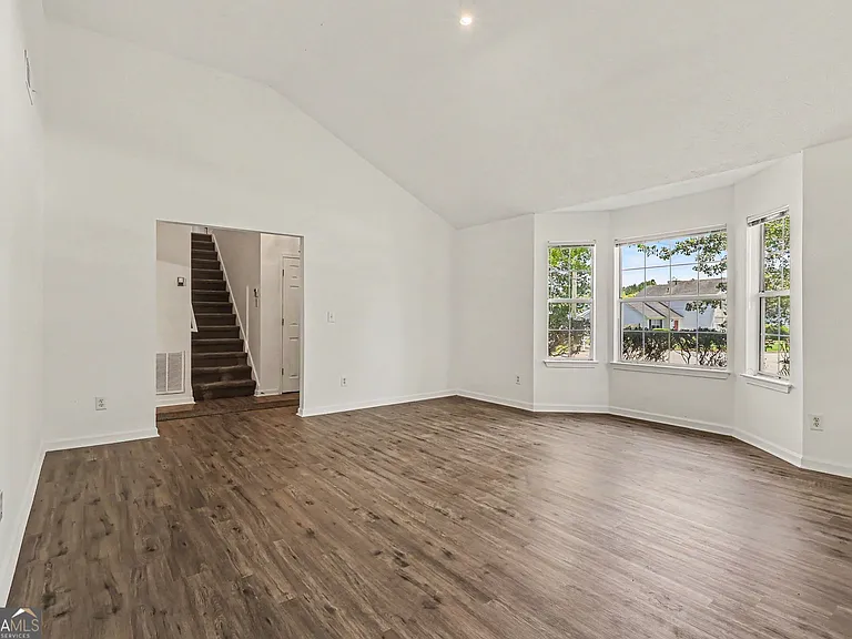 2233 Glen Briar Way — Photo 6