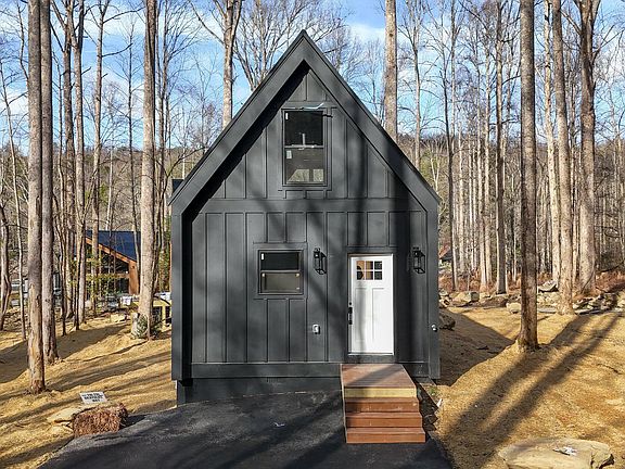 3rd image of 210 Braydens Way