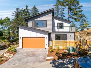231 Heddle Ave, View Royal, BC V9B 1T9