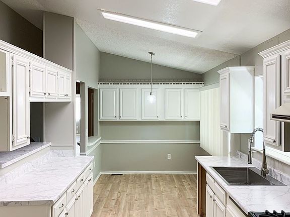 2nd image of 38078 Calle Quedo