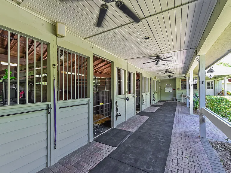 2040 Appaloosa Trl — Photo 11