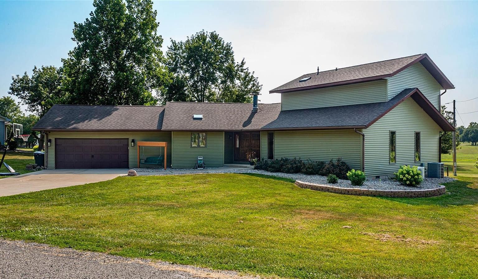 104 Maple St, Raymond, IL 62560 Zillow