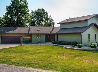 104 Maple St, Raymond, IL 62560