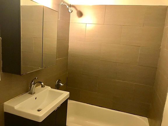 5th image of 137 Edgecombe Ave APT 5A
