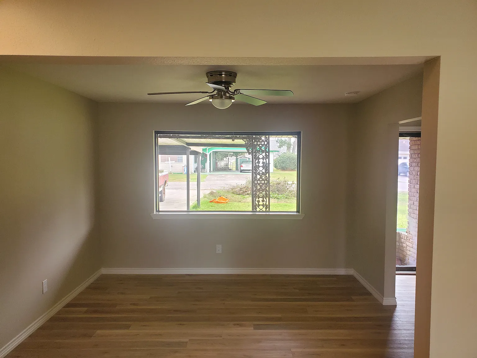 3 bed, 1.5 bath, 1320 sqft, $1,800 — Photo 4