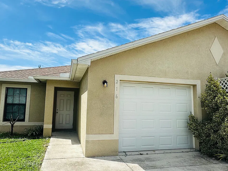 216 SE 24th Ave #216