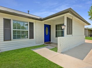 1005 North Blvd, Universal City, TX 78148