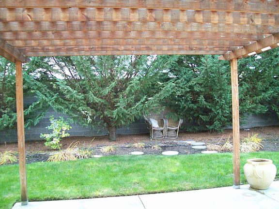 1 of 2 paitos. Notice block fence.